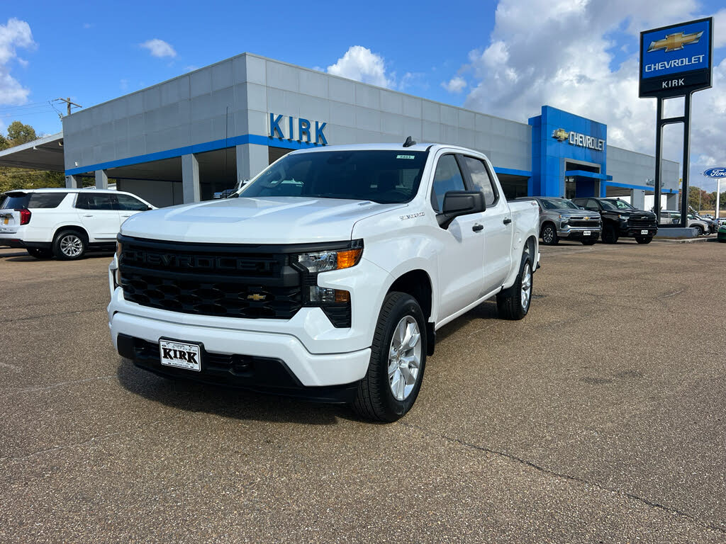 2026 Chevrolet Silverado 1500 Custom Crew Cab 4WD
