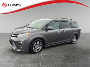 Toyota Sienna XLE 7-Passenger FWD with Auto-Access Seat