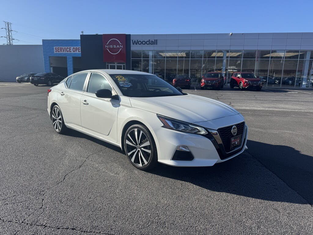 2022 Nissan Altima 2.5 SR FWD