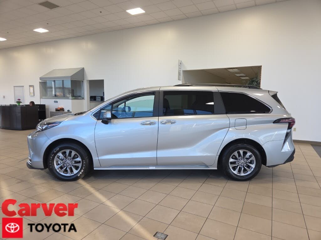 2024 Toyota Sienna XLE 7-Passenger FWD