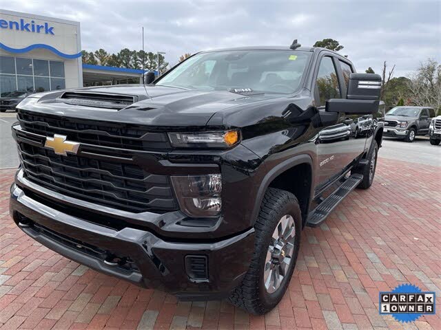 2025 Chevrolet Silverado 2500HD Custom Crew Cab 4WD