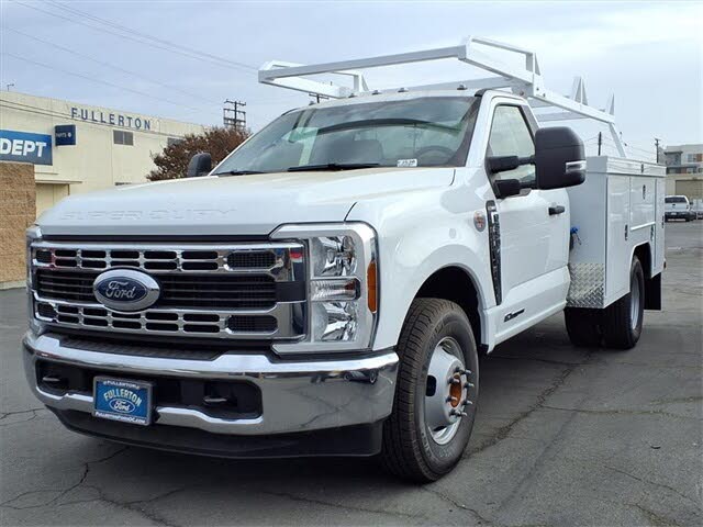 2024 Ford F-350 Super Duty Chassis XLT DRW RWD