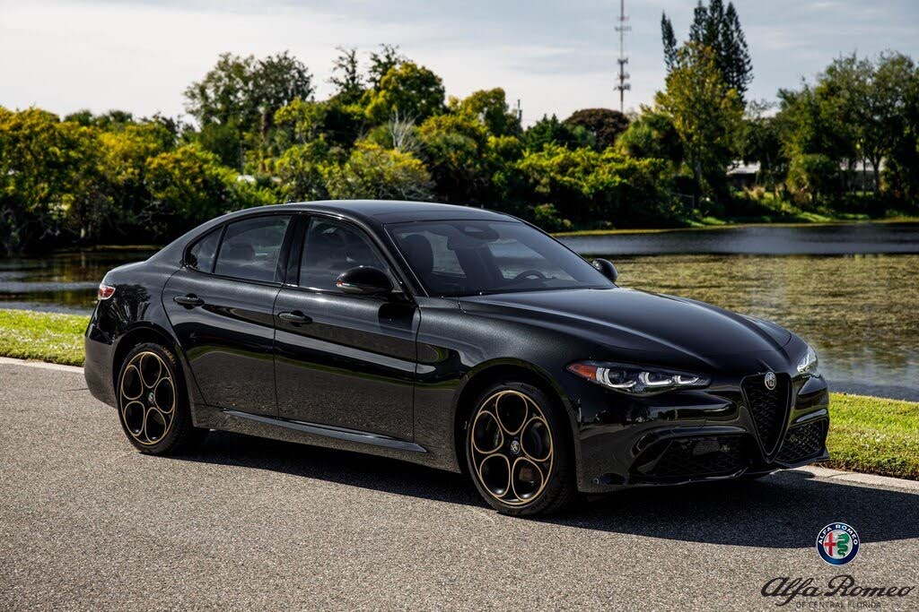 2025 Alfa Romeo Giulia Intensa AWD