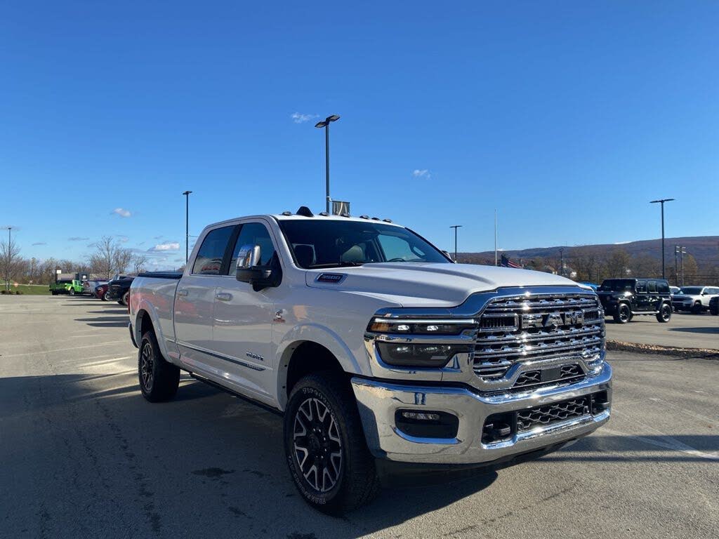 2025 RAM 3500 Limited Crew Cab 4WD