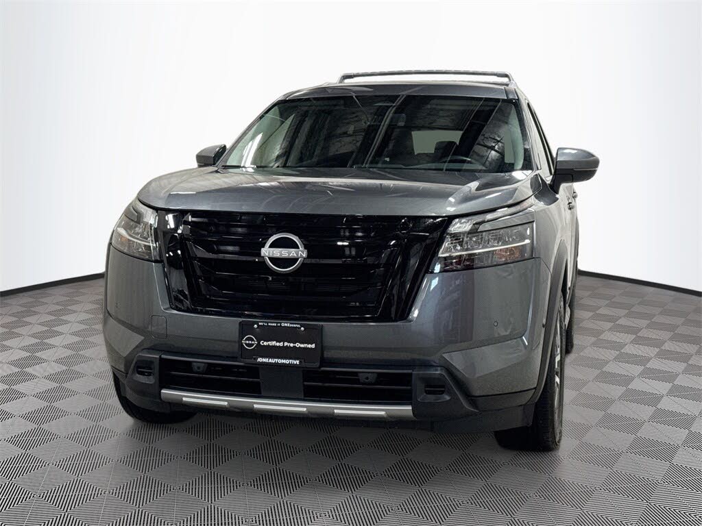 2023 Nissan Pathfinder SL 4WD