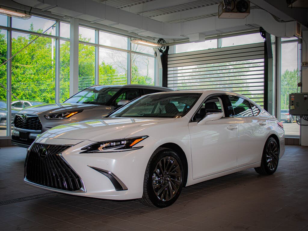 2025 Lexus ES Hybrid
