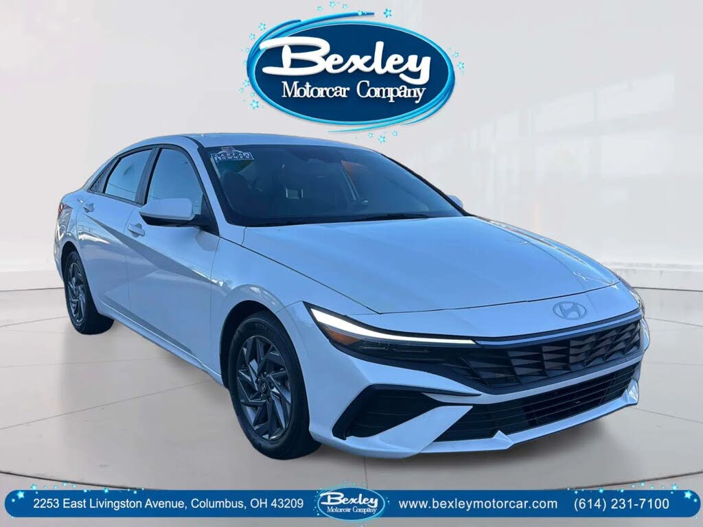 2024 Hyundai Elantra SEL FWD