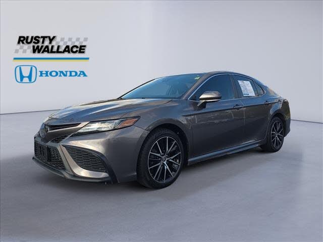2024 Toyota Camry SE FWD