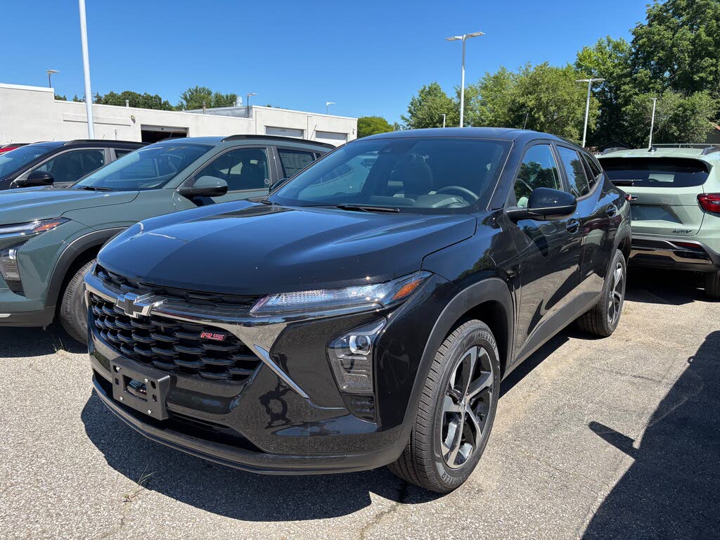 2025 Chevrolet Trax RS with 1RS FWD