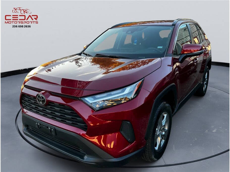 2025 Toyota RAV4 XLE FWD