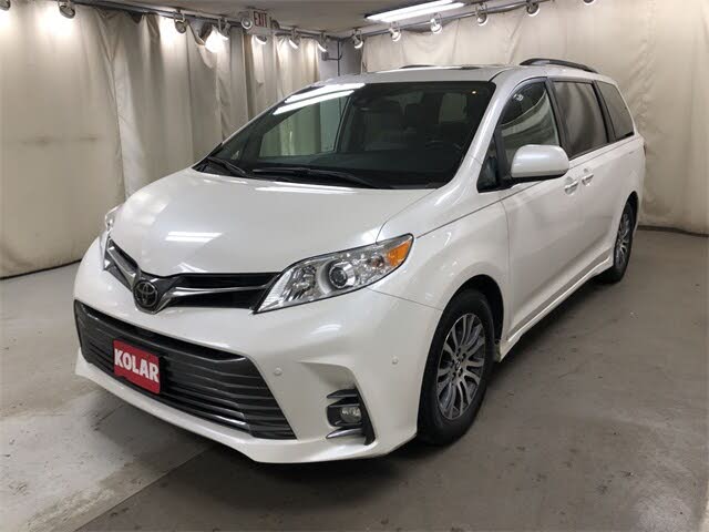 2019 Toyota Sienna XLE Premium 8-Passenger FWD
