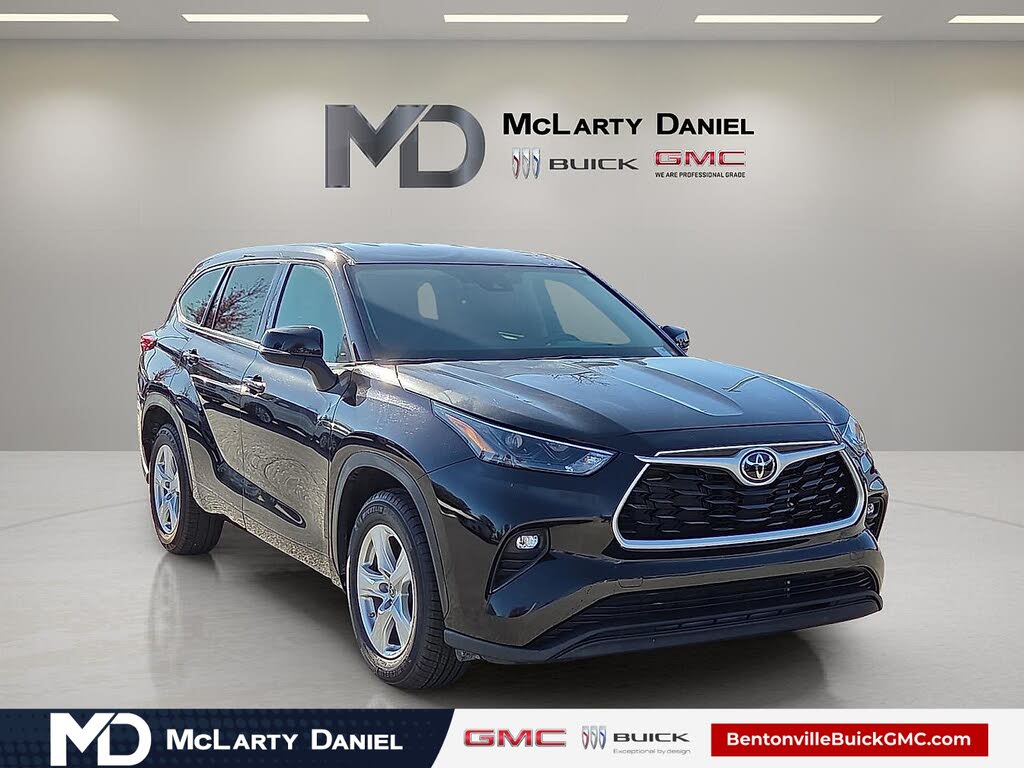 2022 Toyota Highlander LE FWD