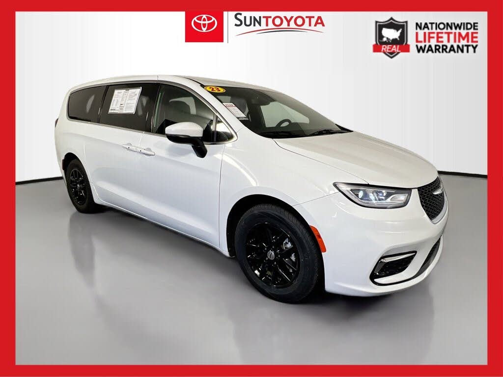 2023 Chrysler Pacifica Touring FWD