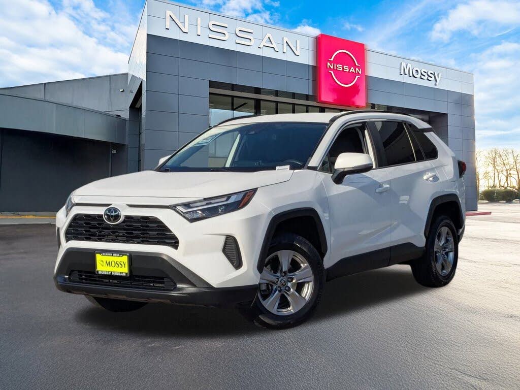 2023 Toyota RAV4 XLE FWD