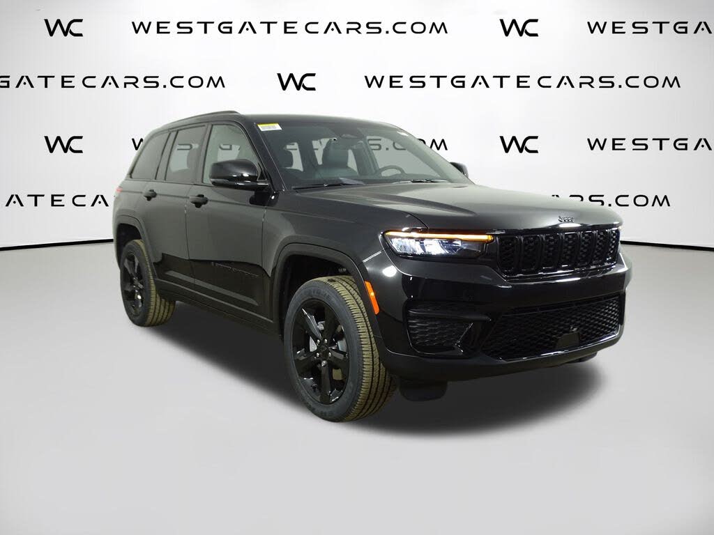 2025 Jeep Grand Cherokee Altitude RWD