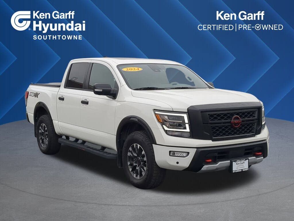 2024 Nissan Titan PRO-4X Crew Cab 4WD