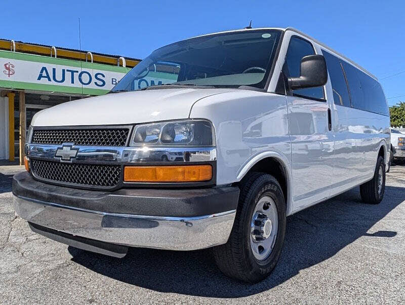 2012 Chevrolet Express Passenger 3500 1LT Extended RWD