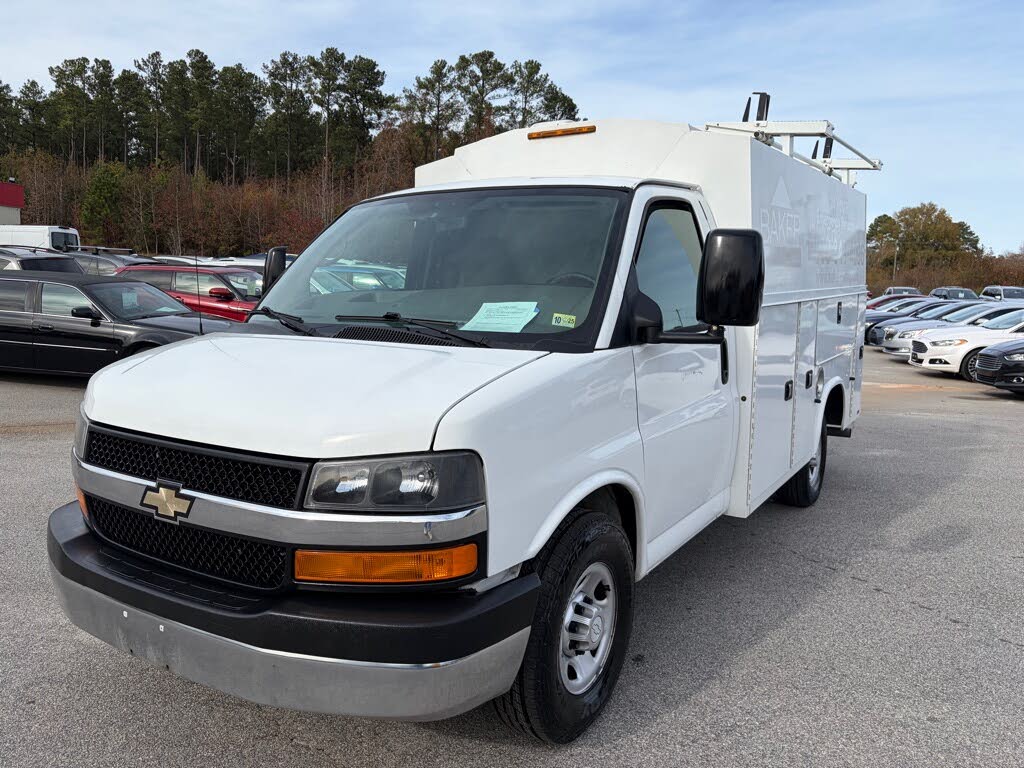 2015 Chevrolet Express Chassis 3500 139 Cutaway with 1WT RWD