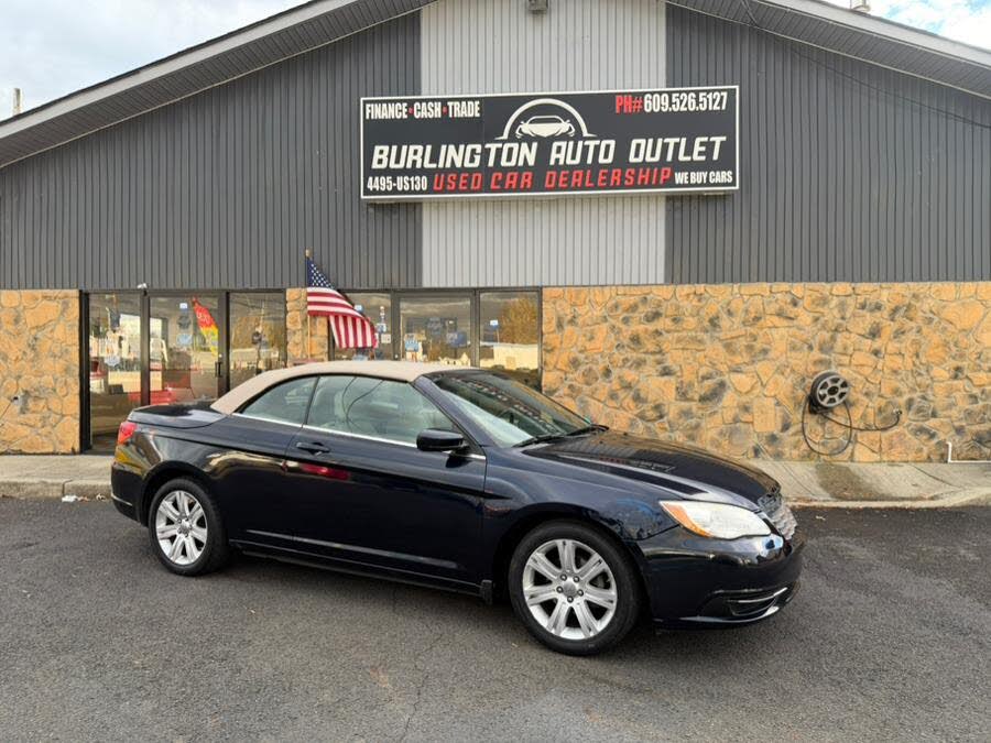 2012 Chrysler 200 Touring Convertible FWD