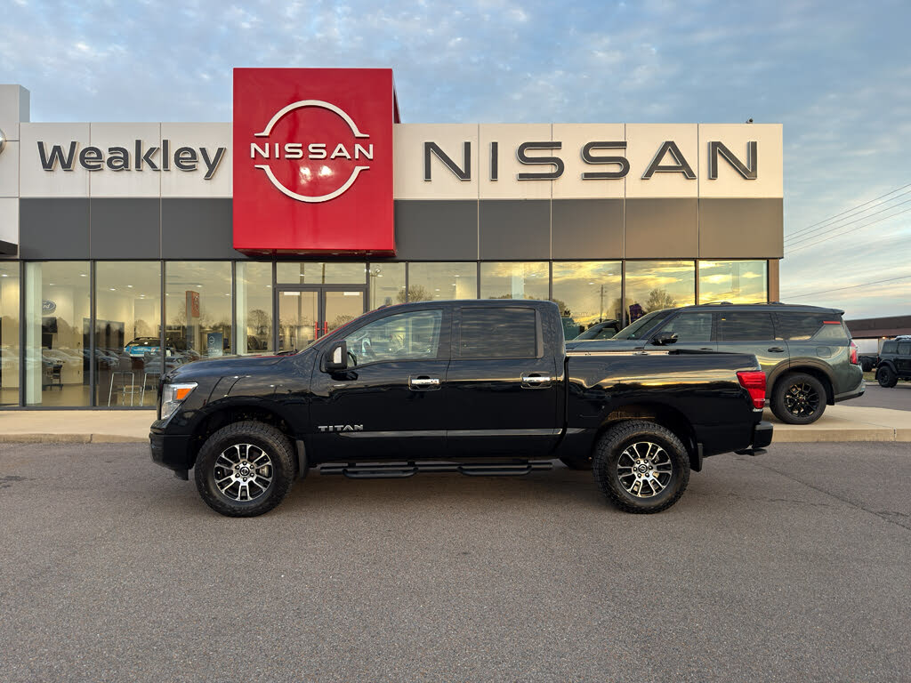 2021 Nissan Titan SV Crew Cab 4WD