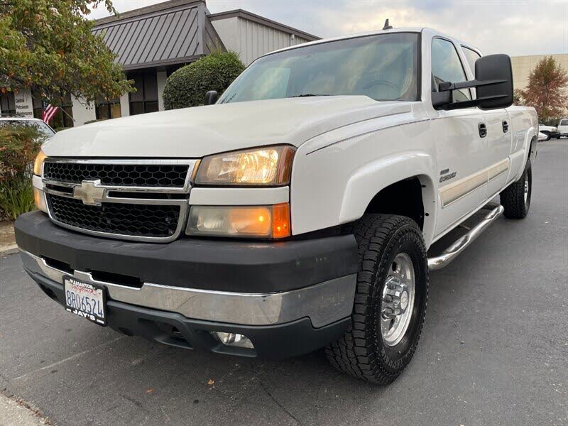 2006 Chevrolet Silverado 2500HD Crew Cab 4WD