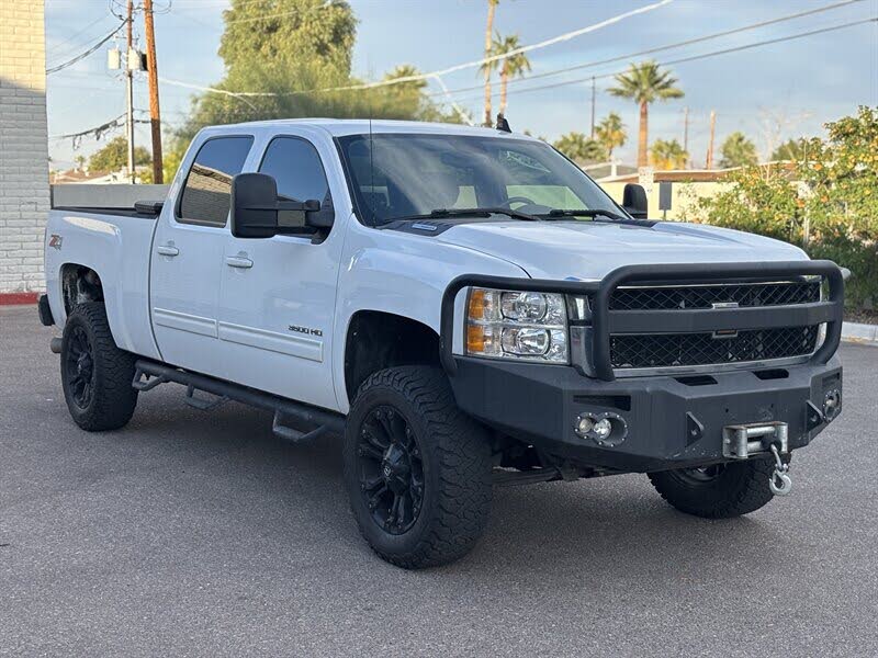 2014 Chevrolet Silverado 3500HD LTZ Crew Cab 4WD