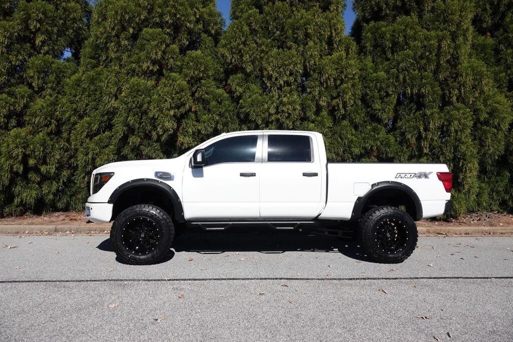 2019 Nissan Titan XD PRO-4X Crew Cab 4WD