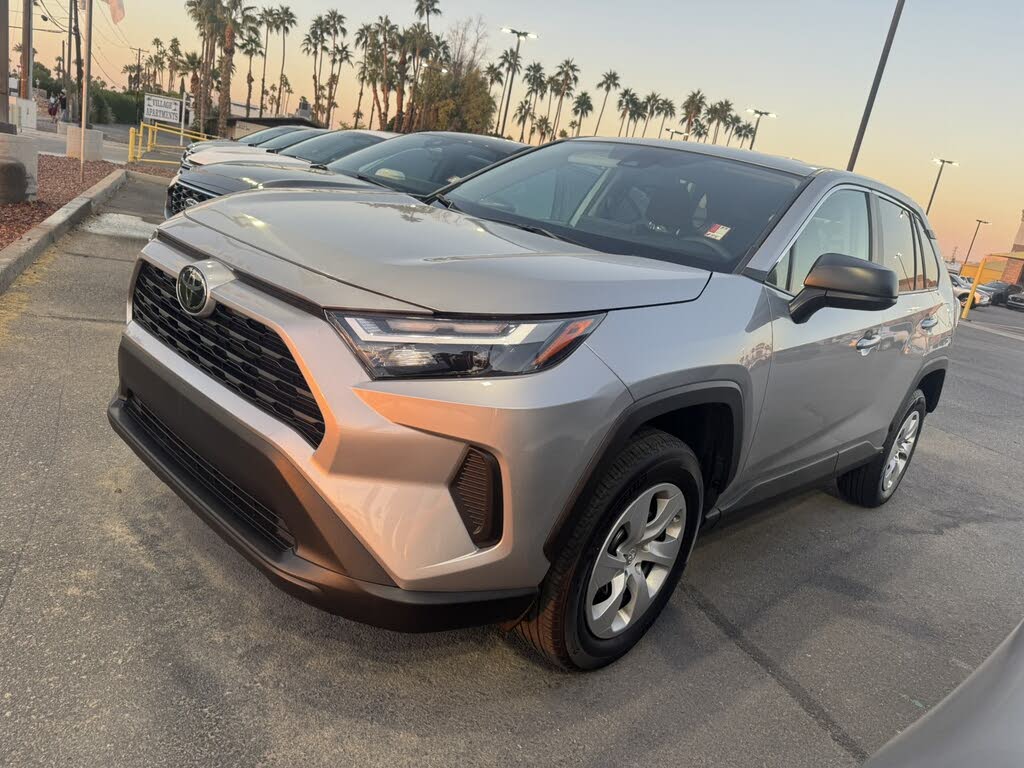 2024 Toyota RAV4 LE FWD