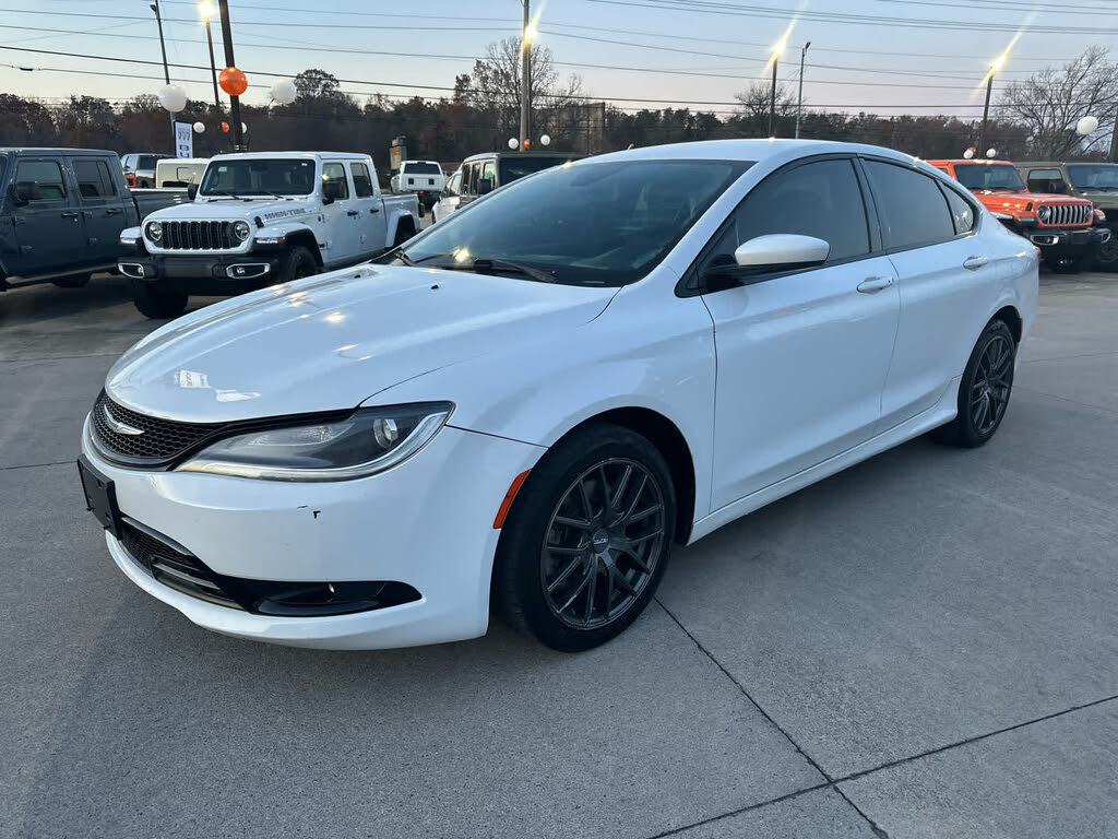 2015 Chrysler 200 S Sedan FWD
