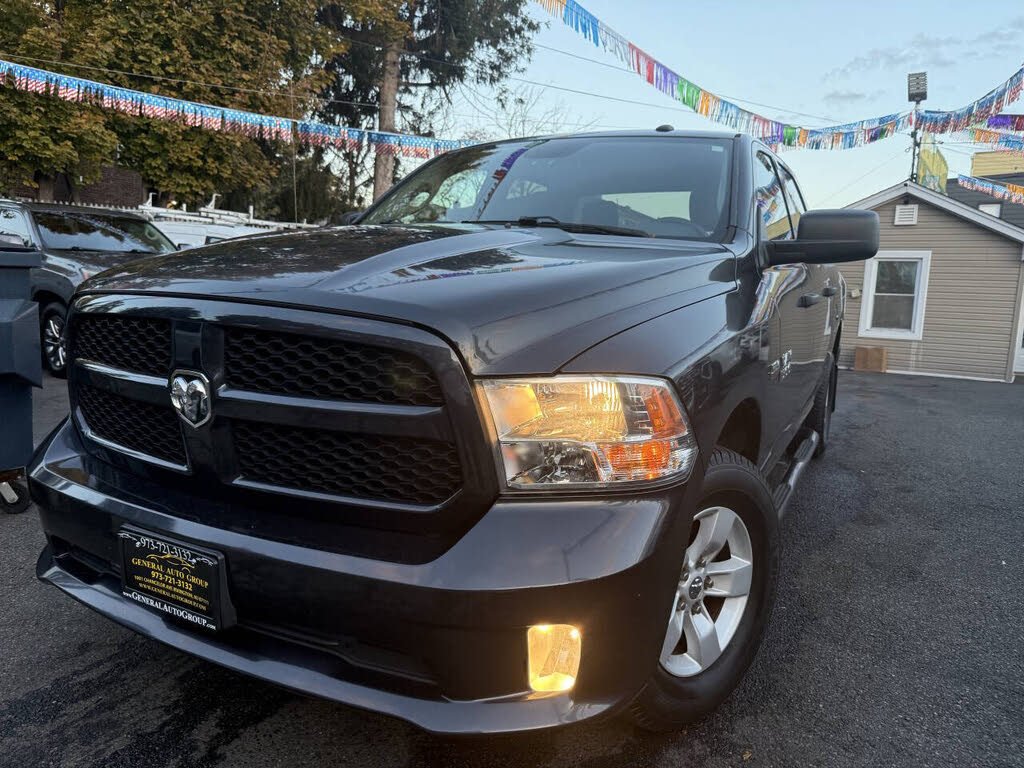 2017 RAM 1500 Express Crew Cab 4WD
