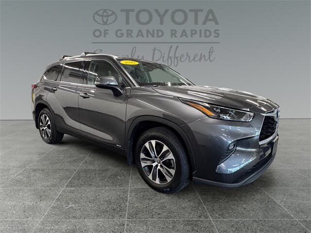 2022 Toyota Highlander Hybrid XLE AWD