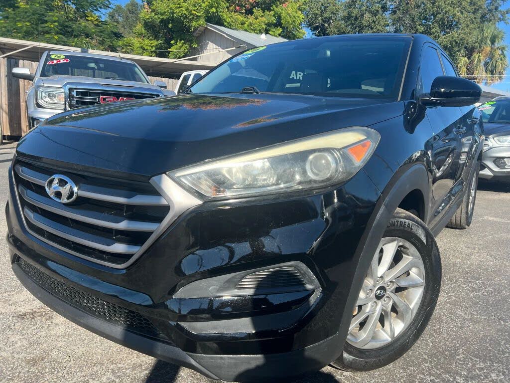 2016 Hyundai Tucson 2.0L SE FWD with Beige Seats