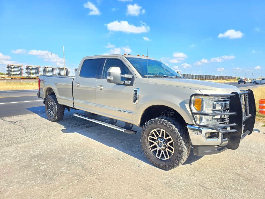 2017 Ford F-350 Super Duty Lariat Crew Cab LB 4WD