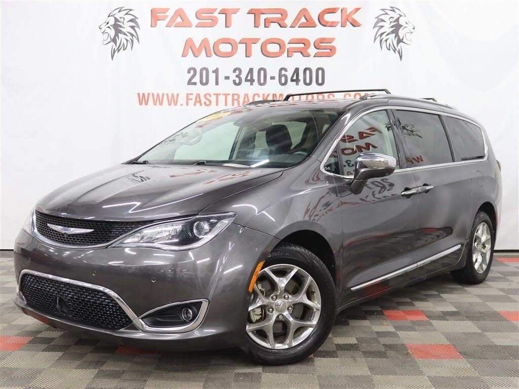 2018 Chrysler Pacifica Limited FWD