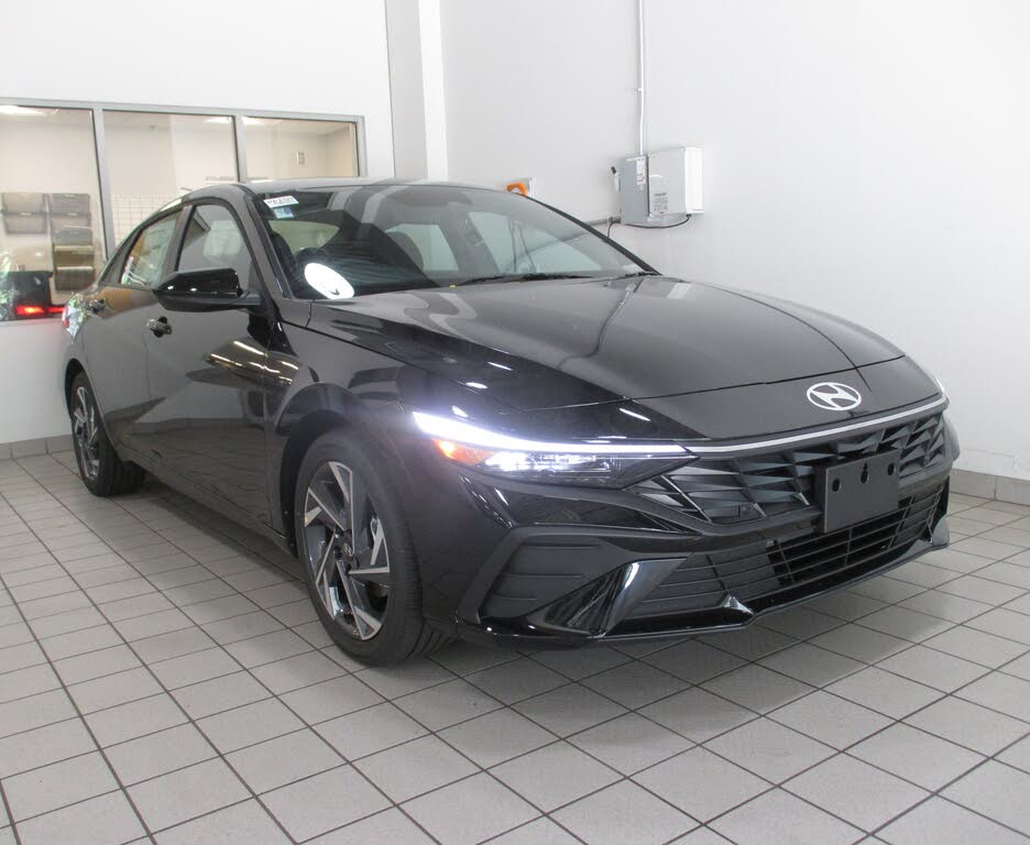 2025 Hyundai Elantra SEL Sport FWD