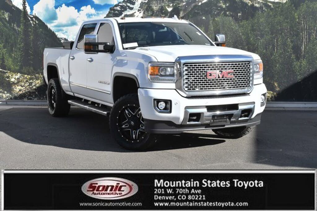 2015 GMC Sierra 3500HD Denali Crew Cab LB DRW 4WD