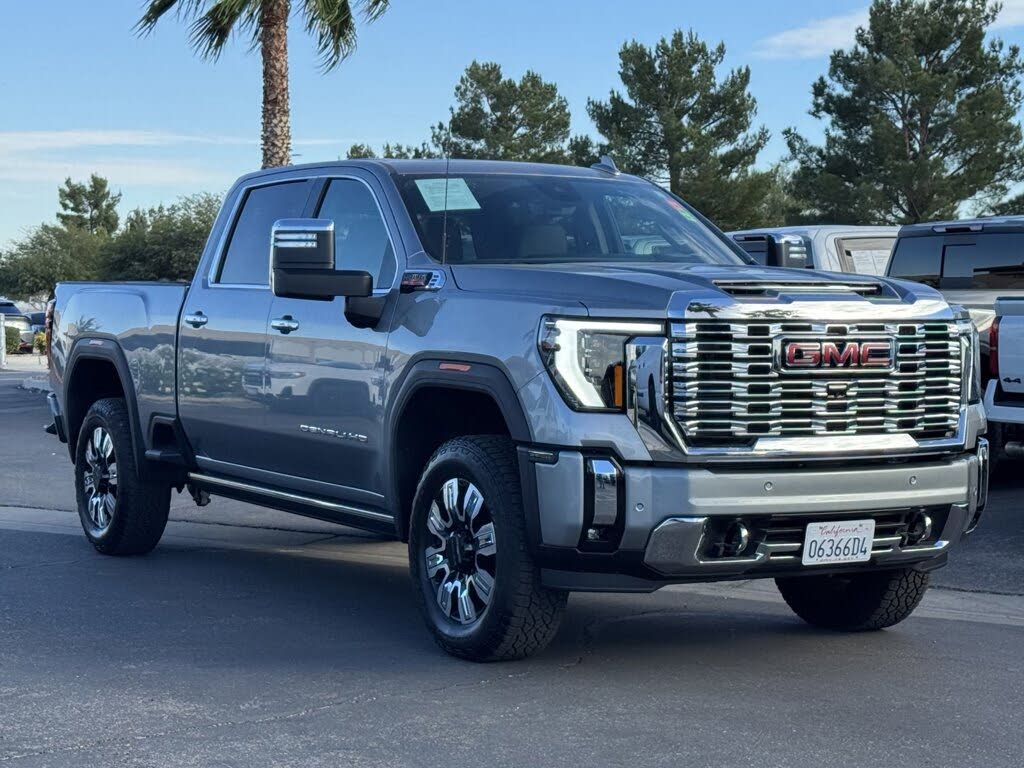 2025 GMC Sierra 2500HD Denali Crew Cab 4WD