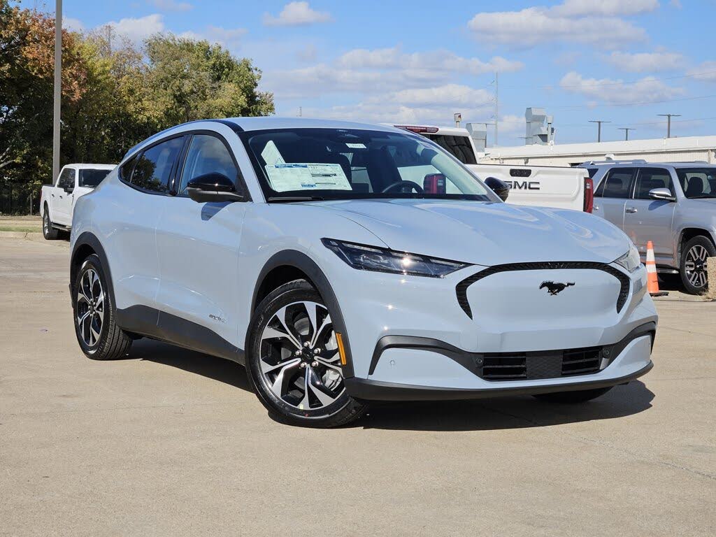 2025 Ford Mustang Mach-E Select RWD
