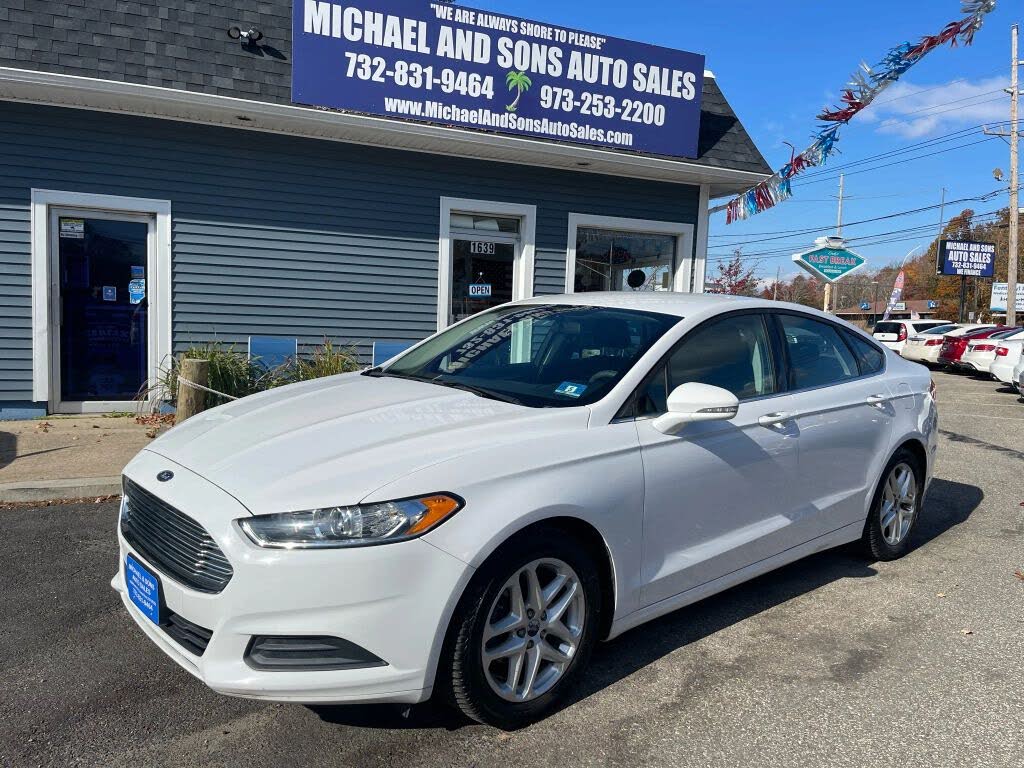 2016 Ford Fusion SE