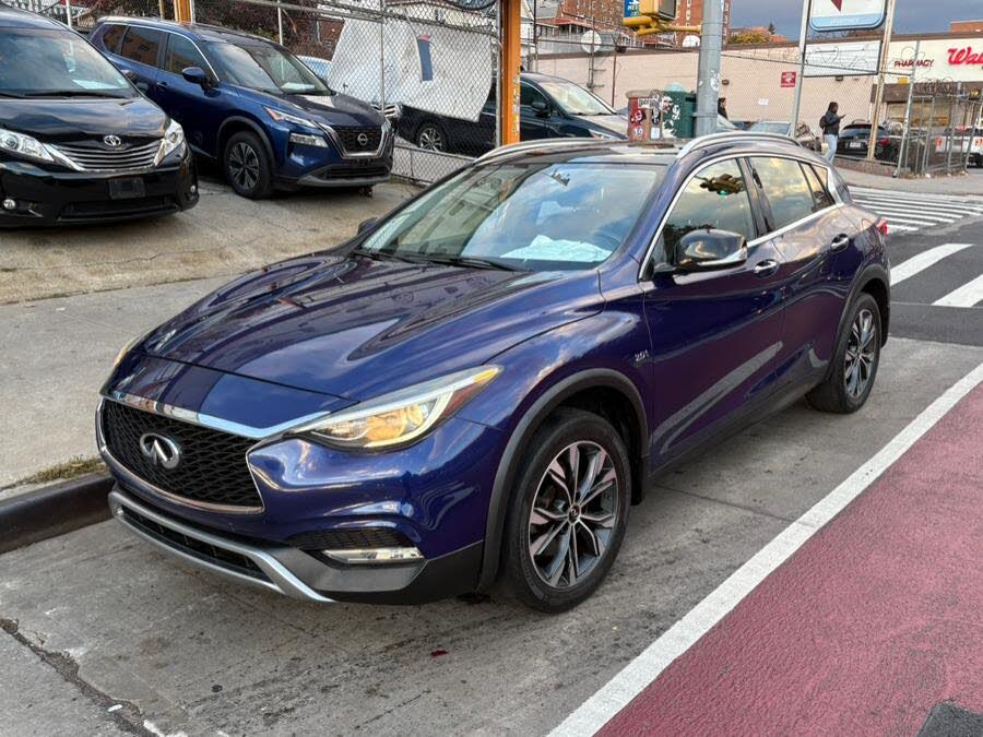 2018 INFINITI QX30 Premium AWD