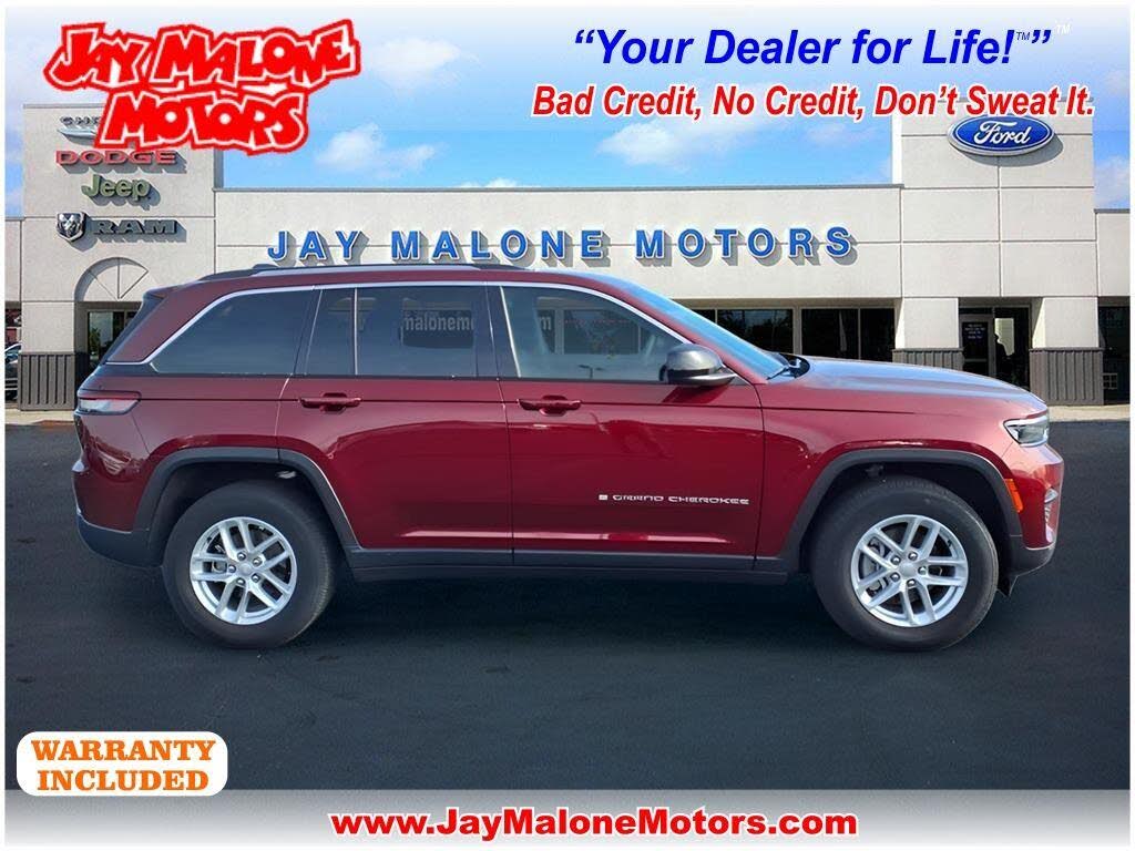 2023 Jeep Grand Cherokee Laredo 4WD