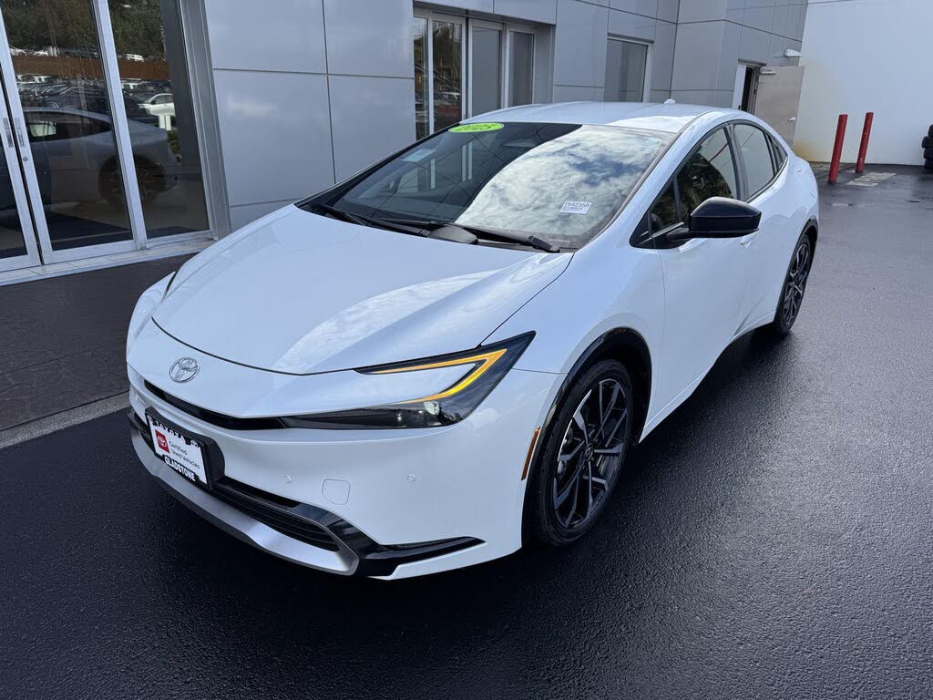2025 Toyota Prius Plug-In Hybrid XSE FWD