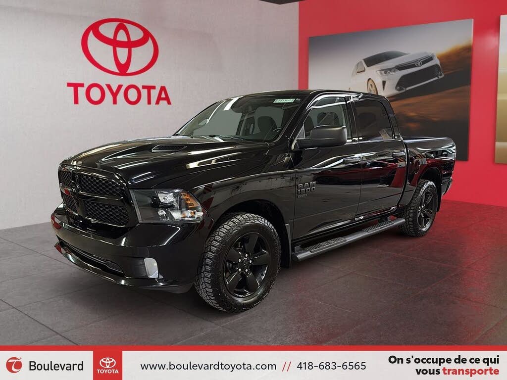 RAM 1500 Classic Express Crew Cab 4WD 2023