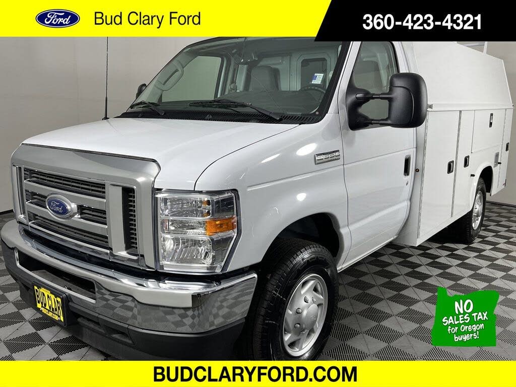 2025 Ford E-Series Chassis E-350 SD Cutaway SB DRW RWD