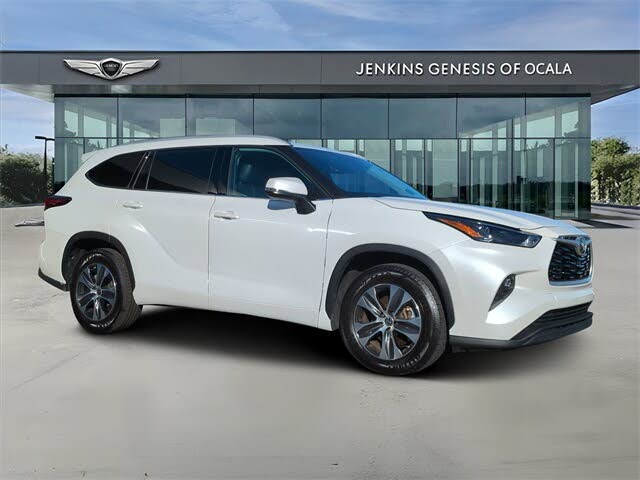 2022 Toyota Highlander XLE FWD