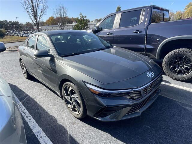 2024 Hyundai Elantra SEL FWD