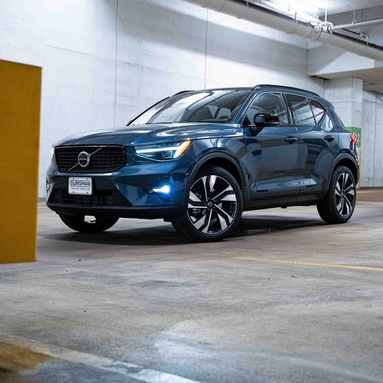 2026 Volvo XC40 B5 Ultra AWD