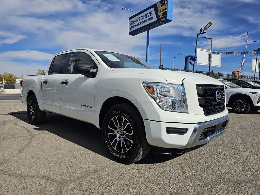 2022 Nissan Titan SV Crew Cab RWD