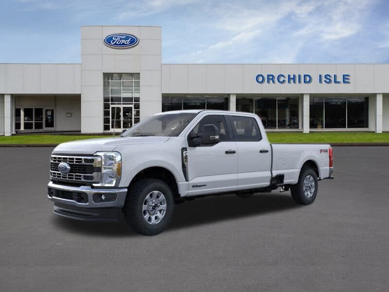 2025 Ford F-350 Super Duty XLT Crew Cab 4WD