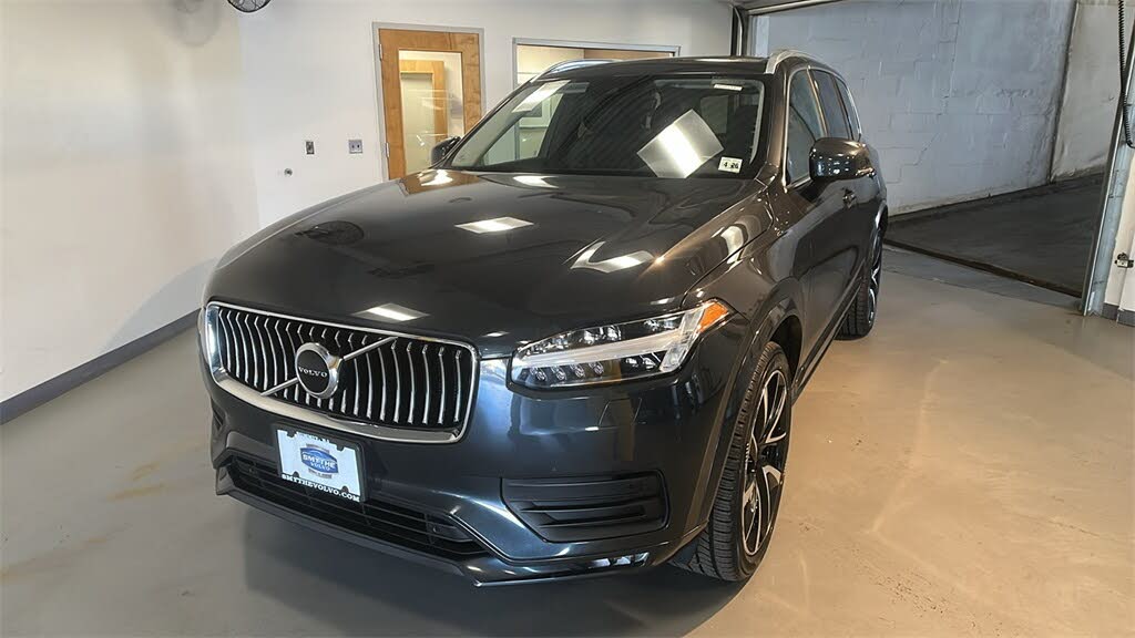 2021 Volvo XC90 T6 Momentum 6-Passenger AWD